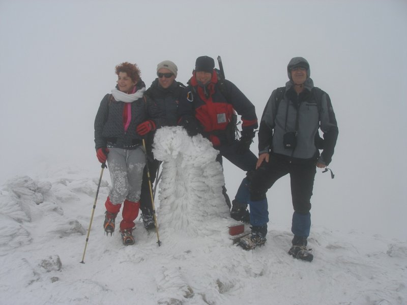 Vrh Dinare - obavijen oblacima, okovan ledom   22.01.2012